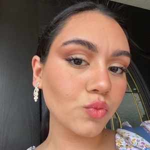 Meet your Posher, Dana